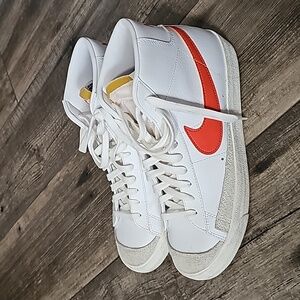 Nike Habnero Red Blazer Mid '77 Shoes